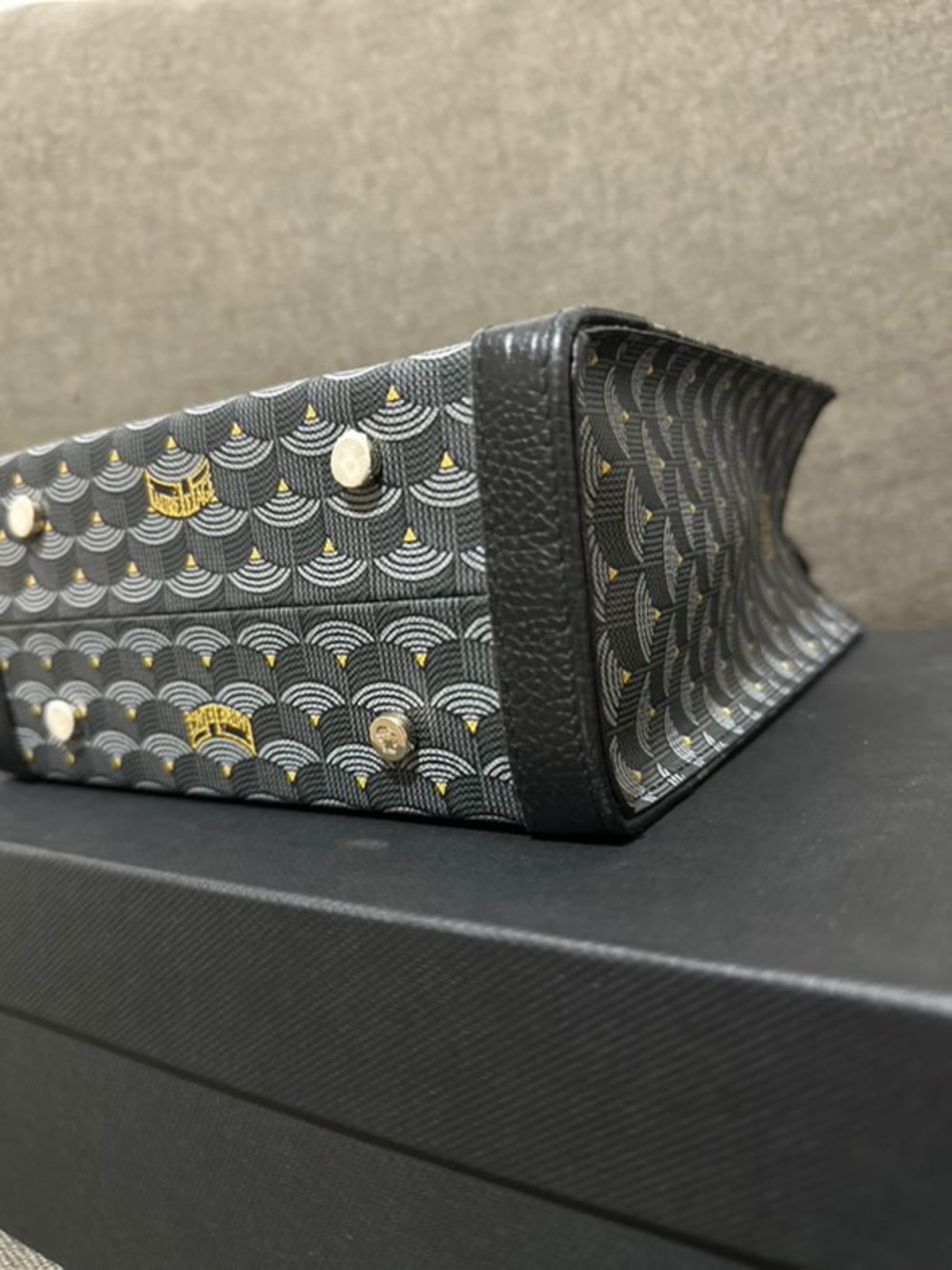Faure Le Page Paris
Take it Easy 19 Bag - Picture 6 of 13